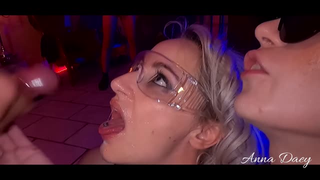 Anna Daey bukkake