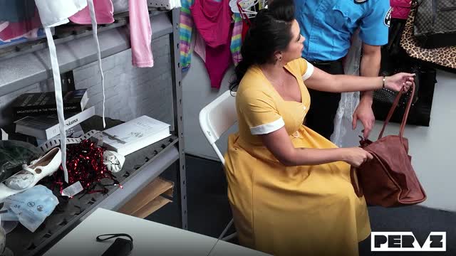 Case No. 8004269: Thicker Than Cake Housewife Gets Caught Stealing