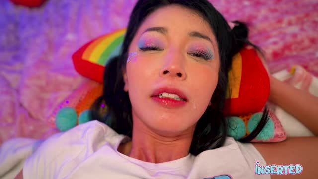 Marica Turns On The Charm
